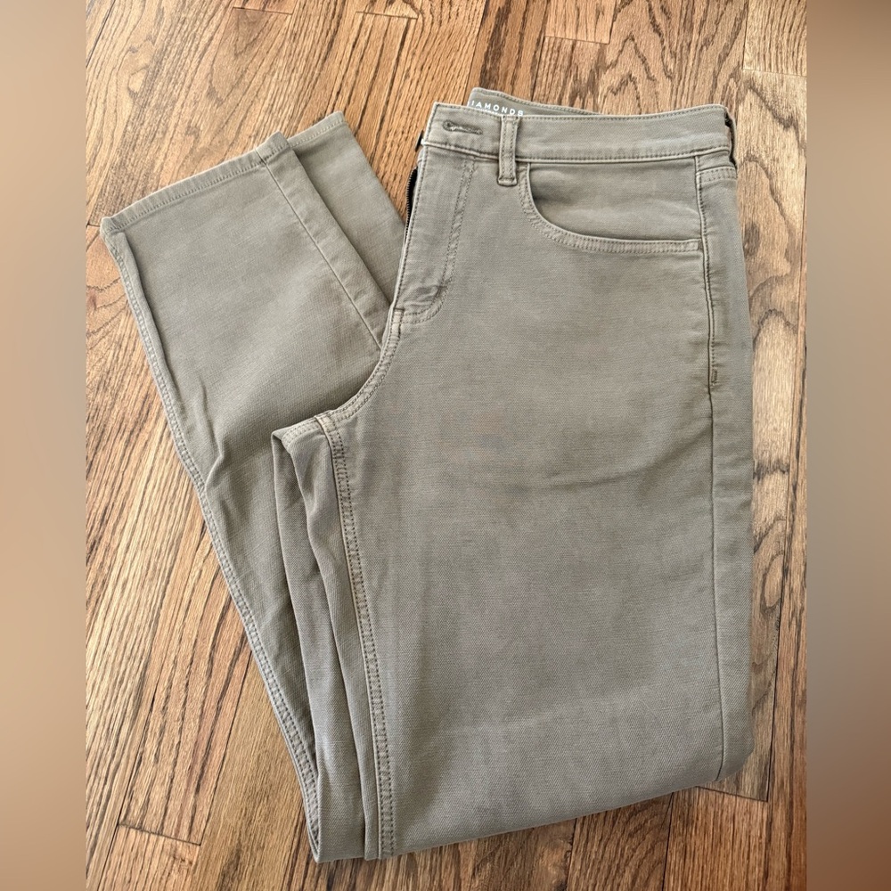 7 Diamonds khaki 5 pocket pants - only worn once